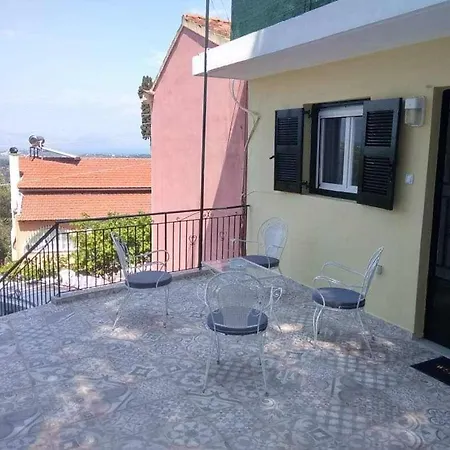 Apartment Kardami *